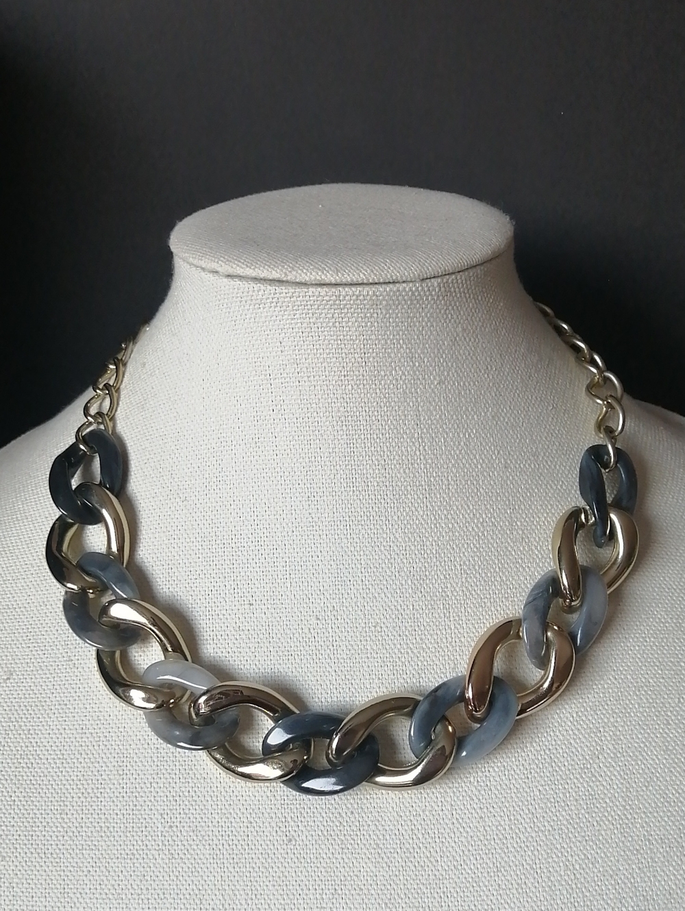 Large Lucite Chunky Goldtone Gray Marbled Chain Links Statement Necklace